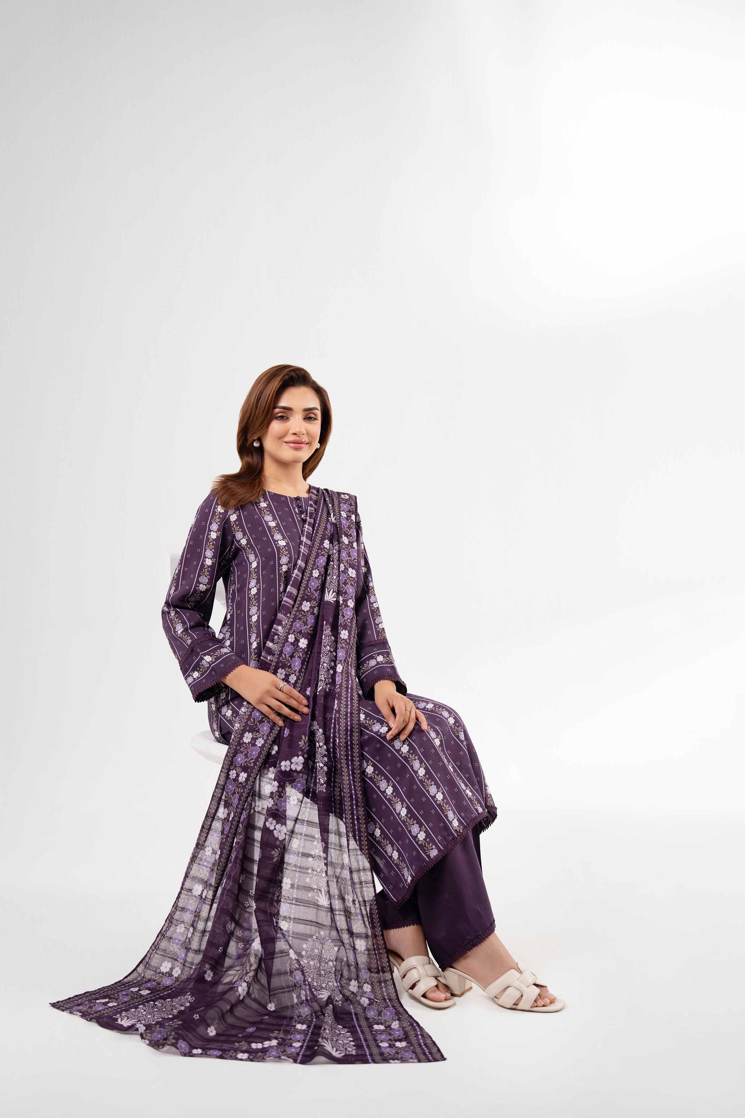 10513-3-Piece-Printed-Suit-42502186-3.jpg 3 Piece - Printed Suit - 42502186