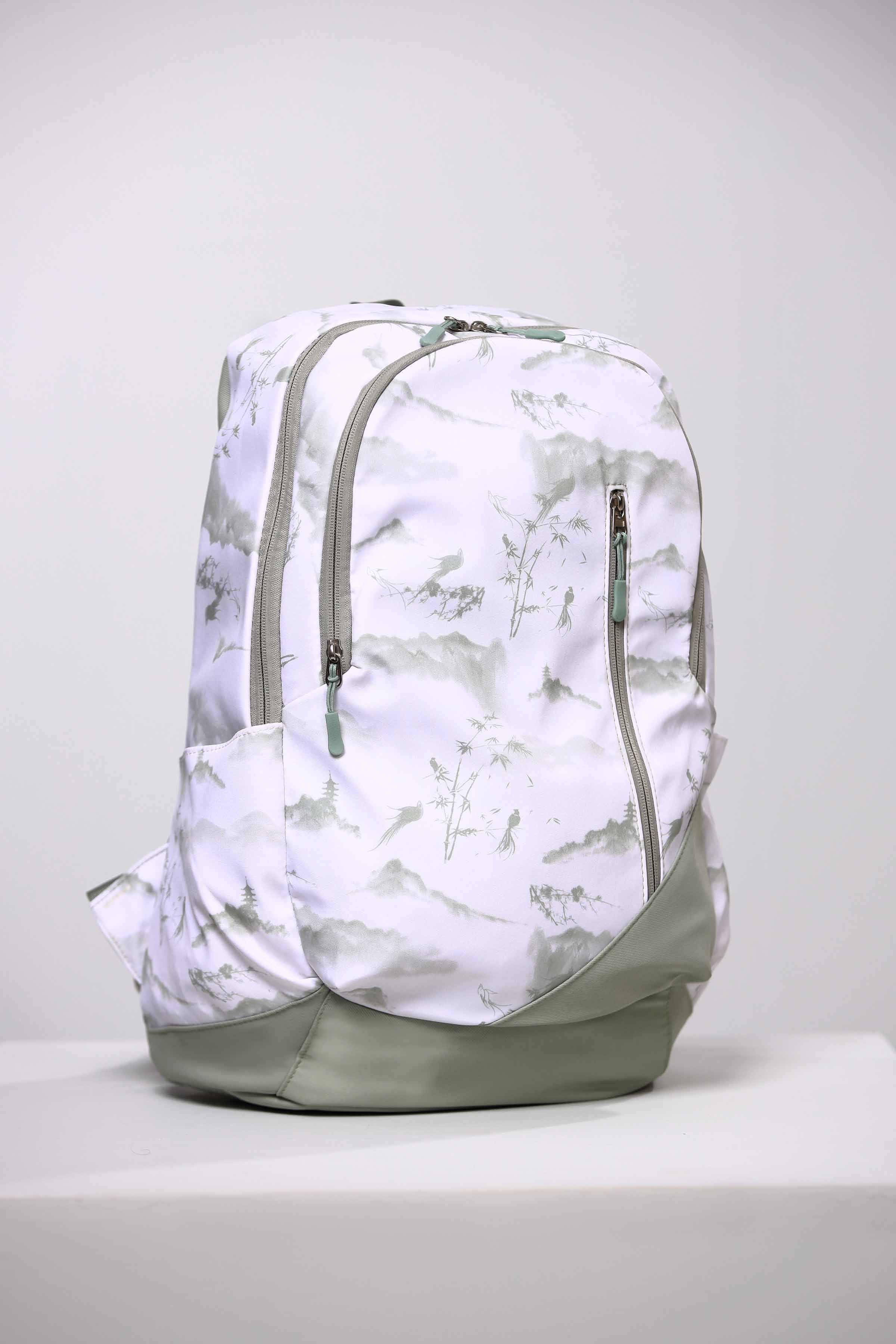 11561-White-Green-Back-Pack-445012112-1.jpg White & Green Back Pack-445012112