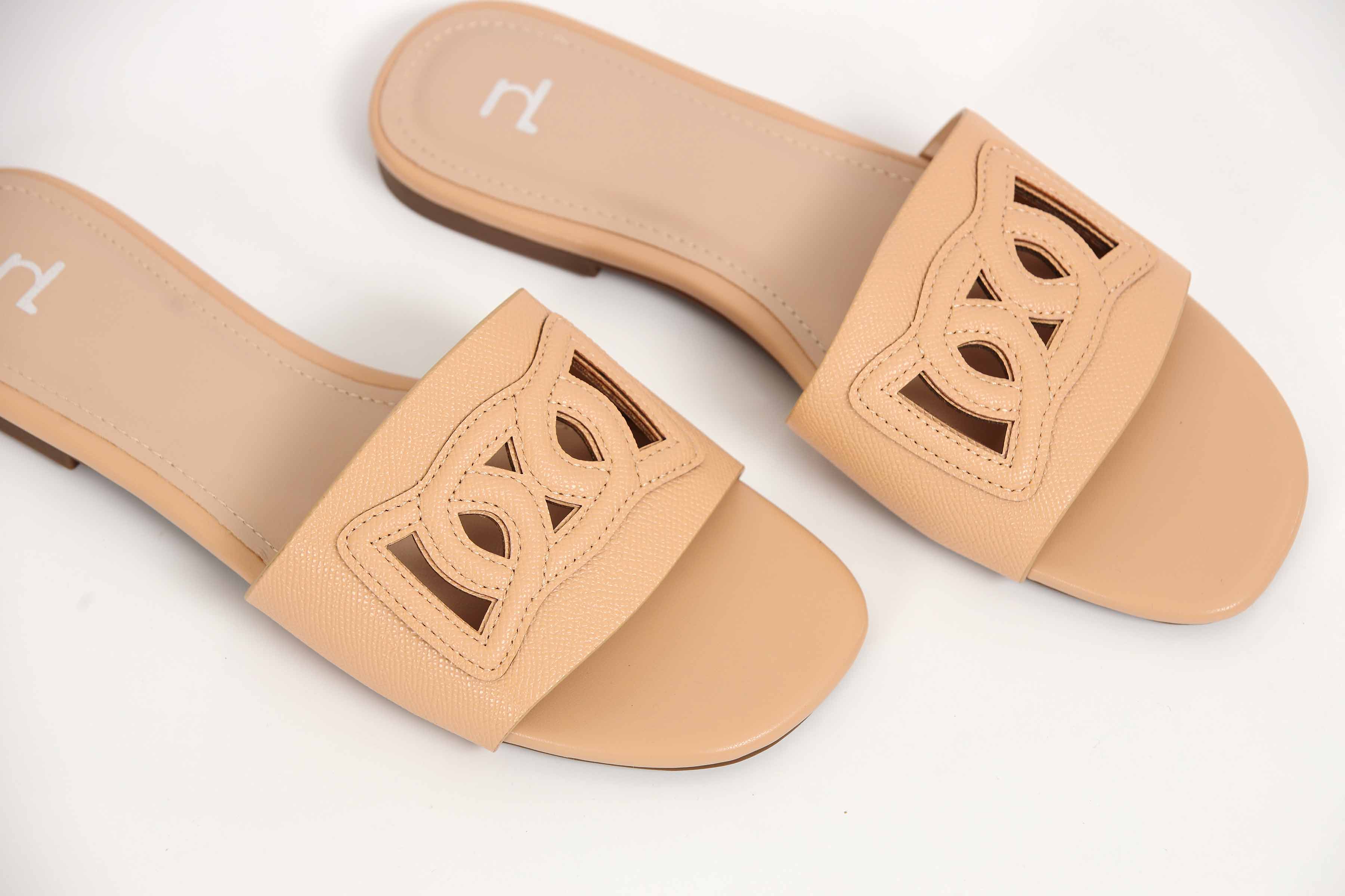 12013-Beige-Chappal-439242918-4.jpg Beige Chappal-439242918