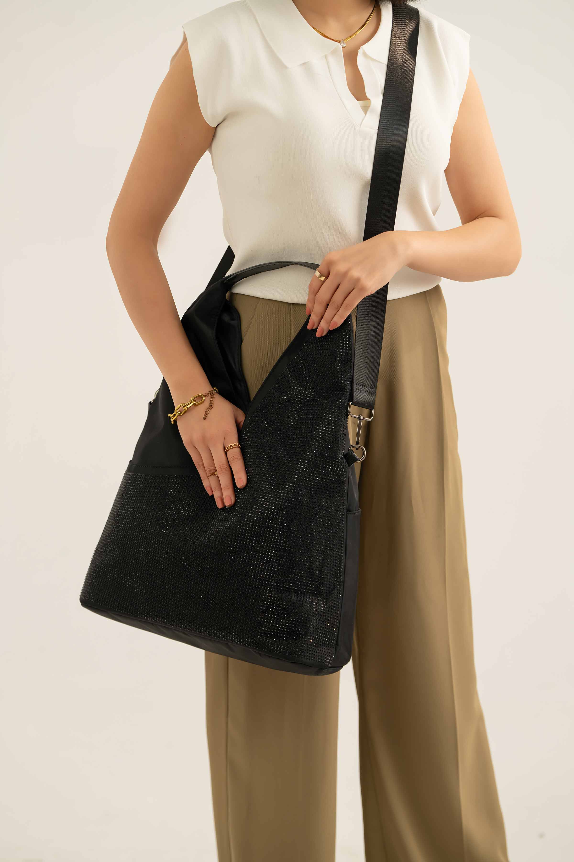Black Hand Bag-441202103