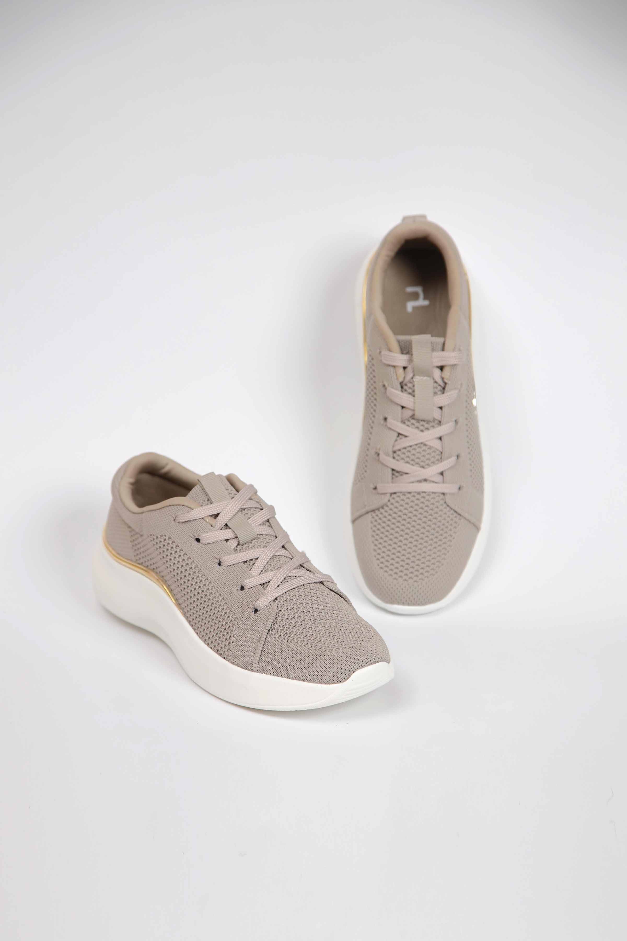 Beige Canvas-440512918