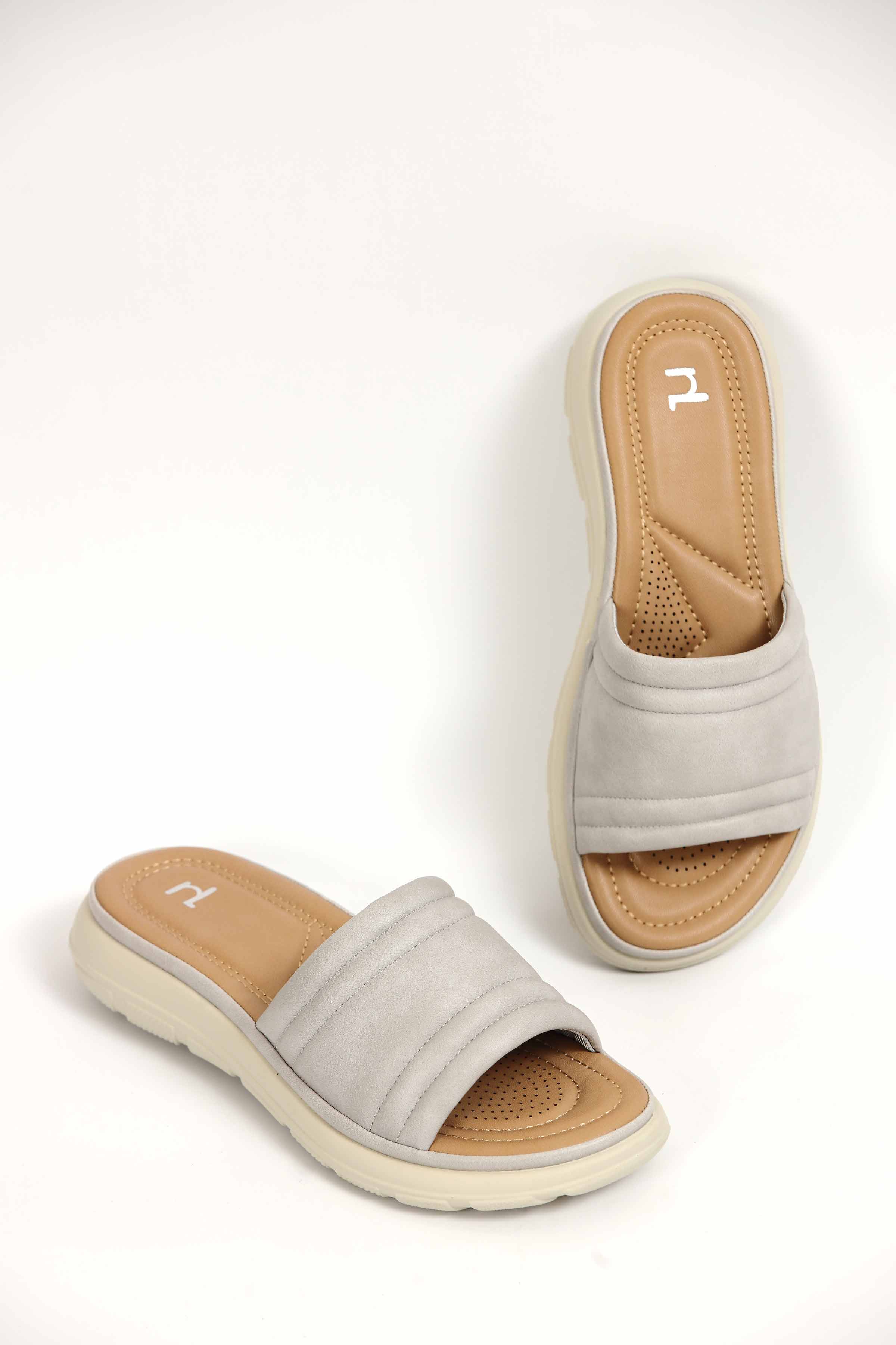 Beige Chappal-438952918