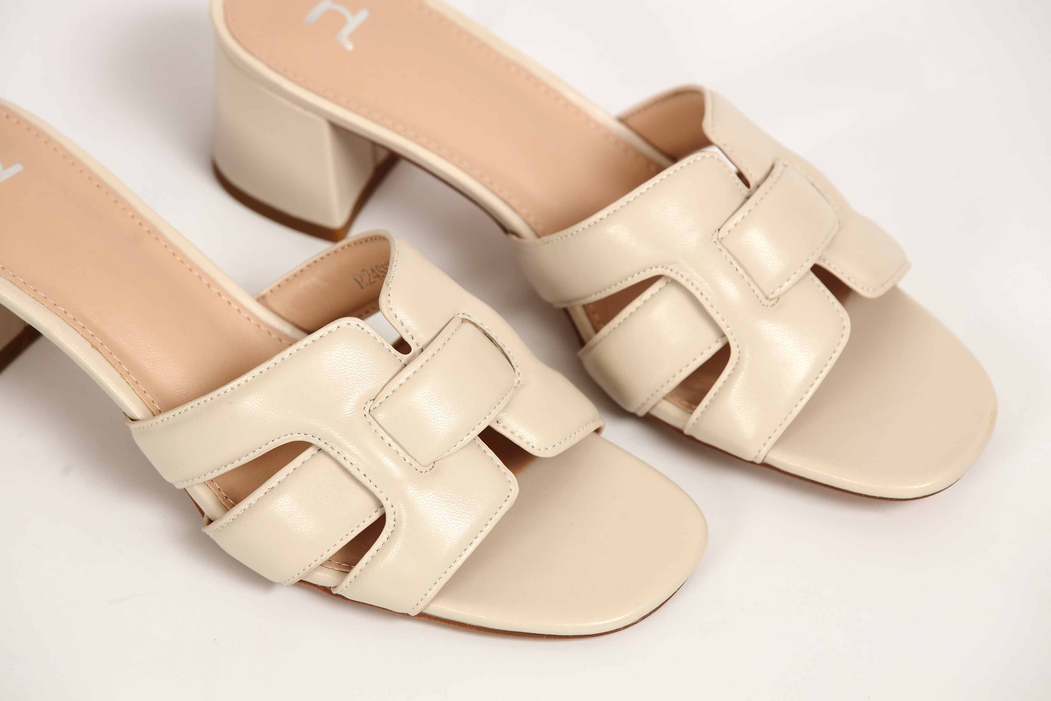 12486-Off-White-Chappal-439042907-4.jpg Off White Chappal-439042907