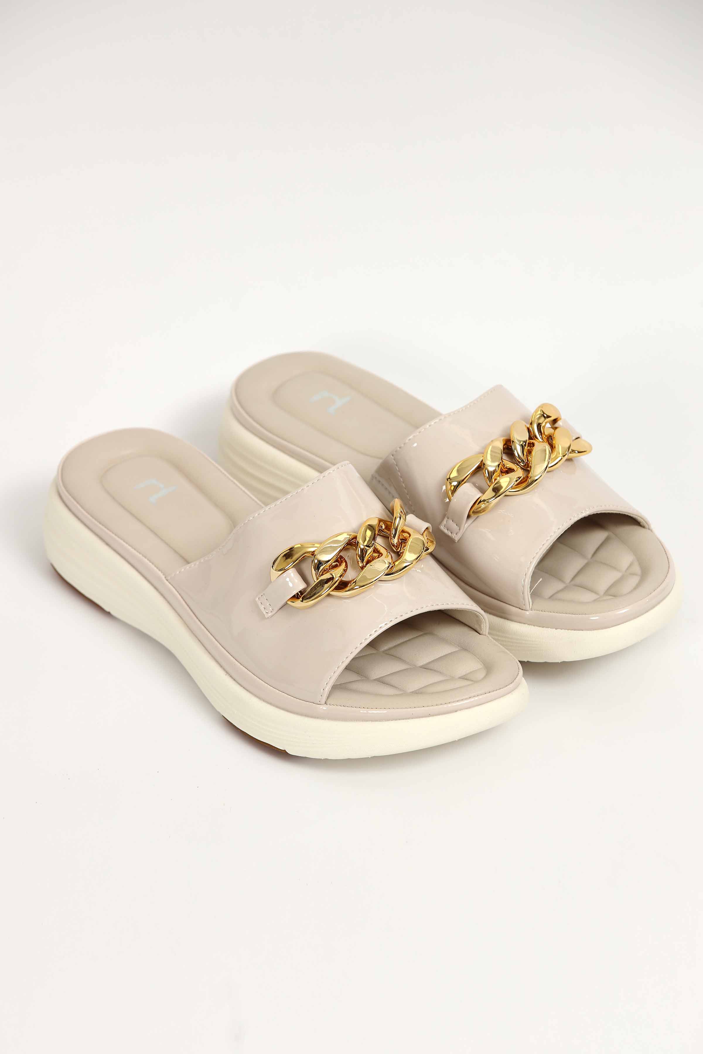 Beige Chappal-438972918