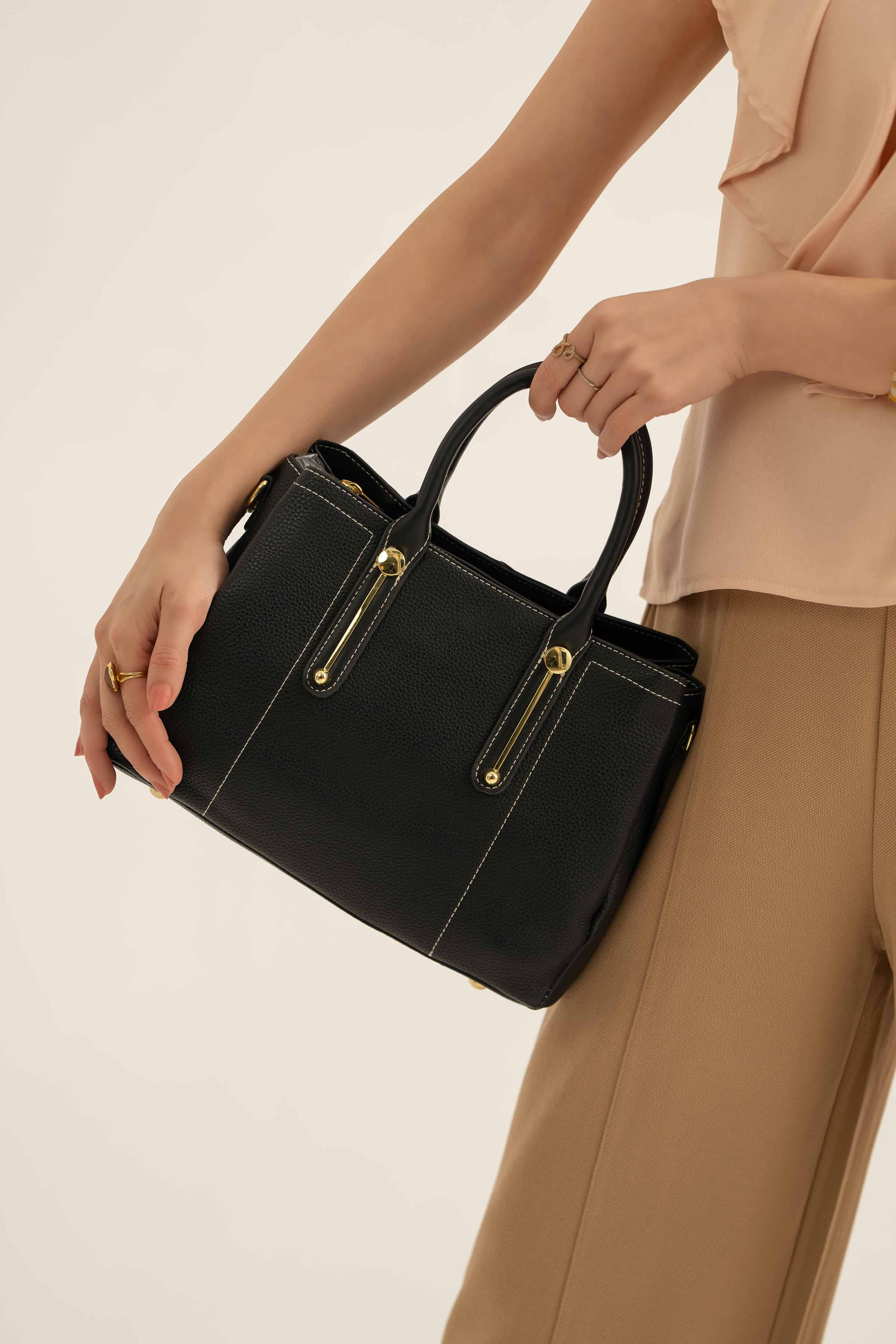 Black Shoulder Bag-440932103