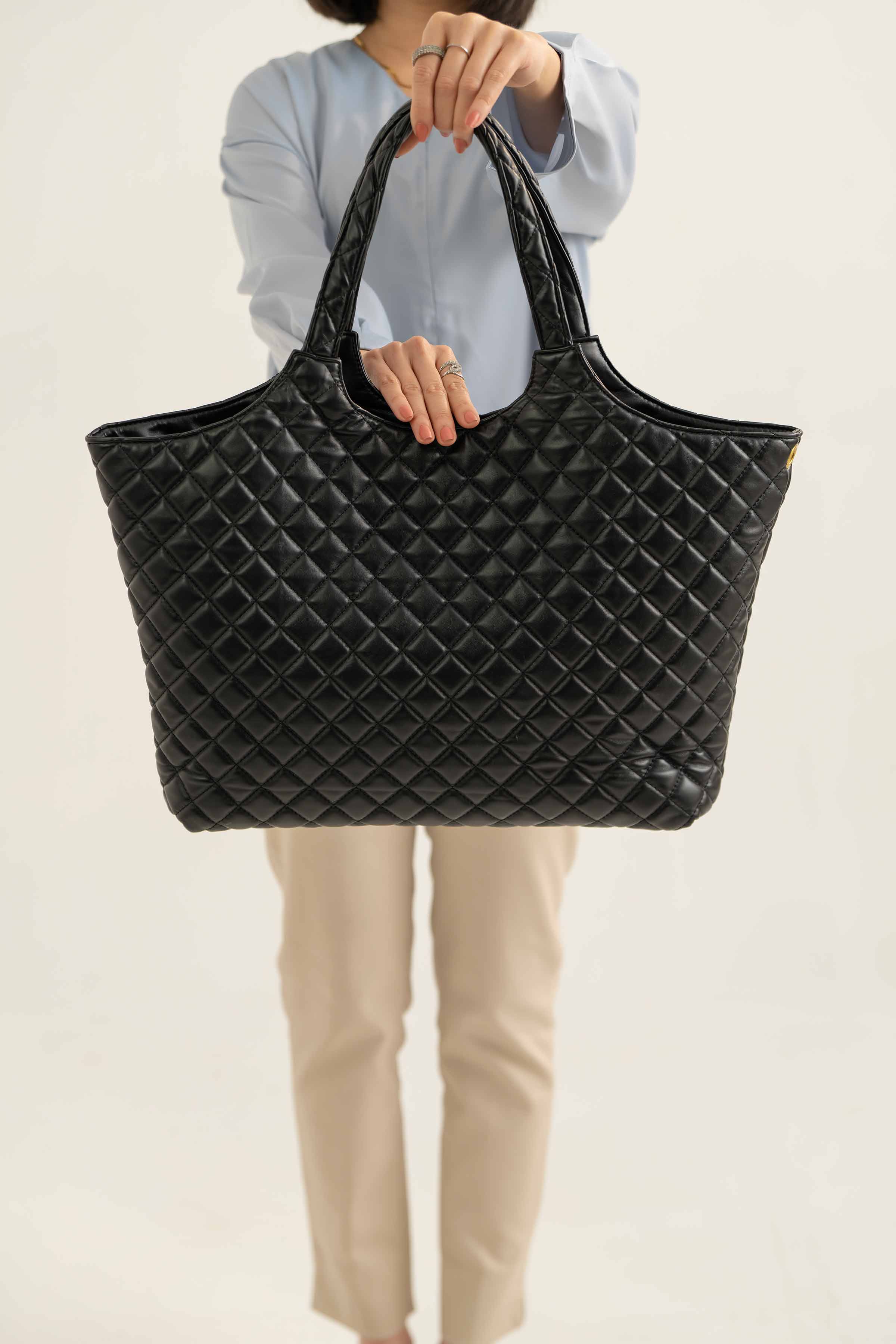 Black Hand Bag-441182103