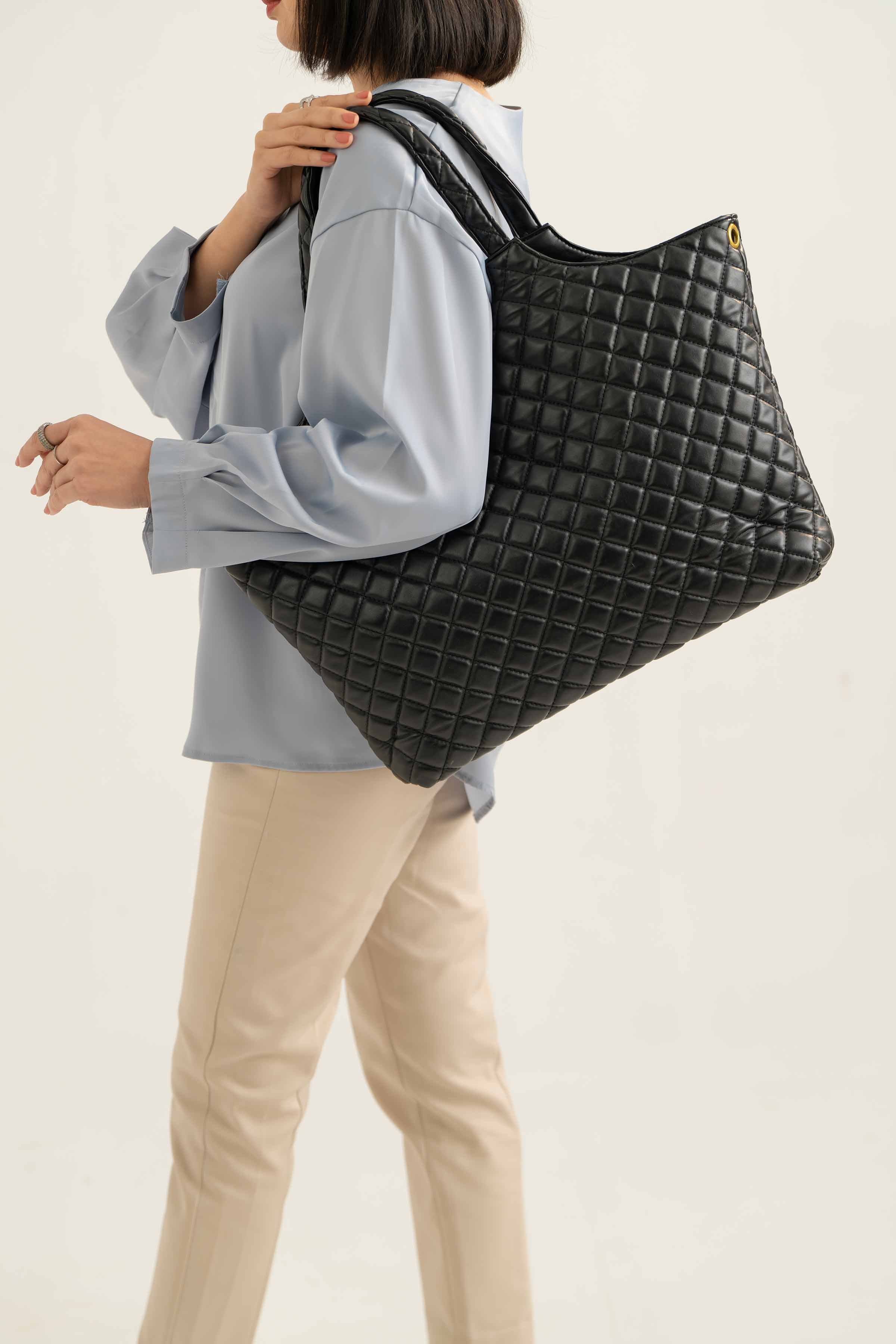 Black Hand Bag-441182103