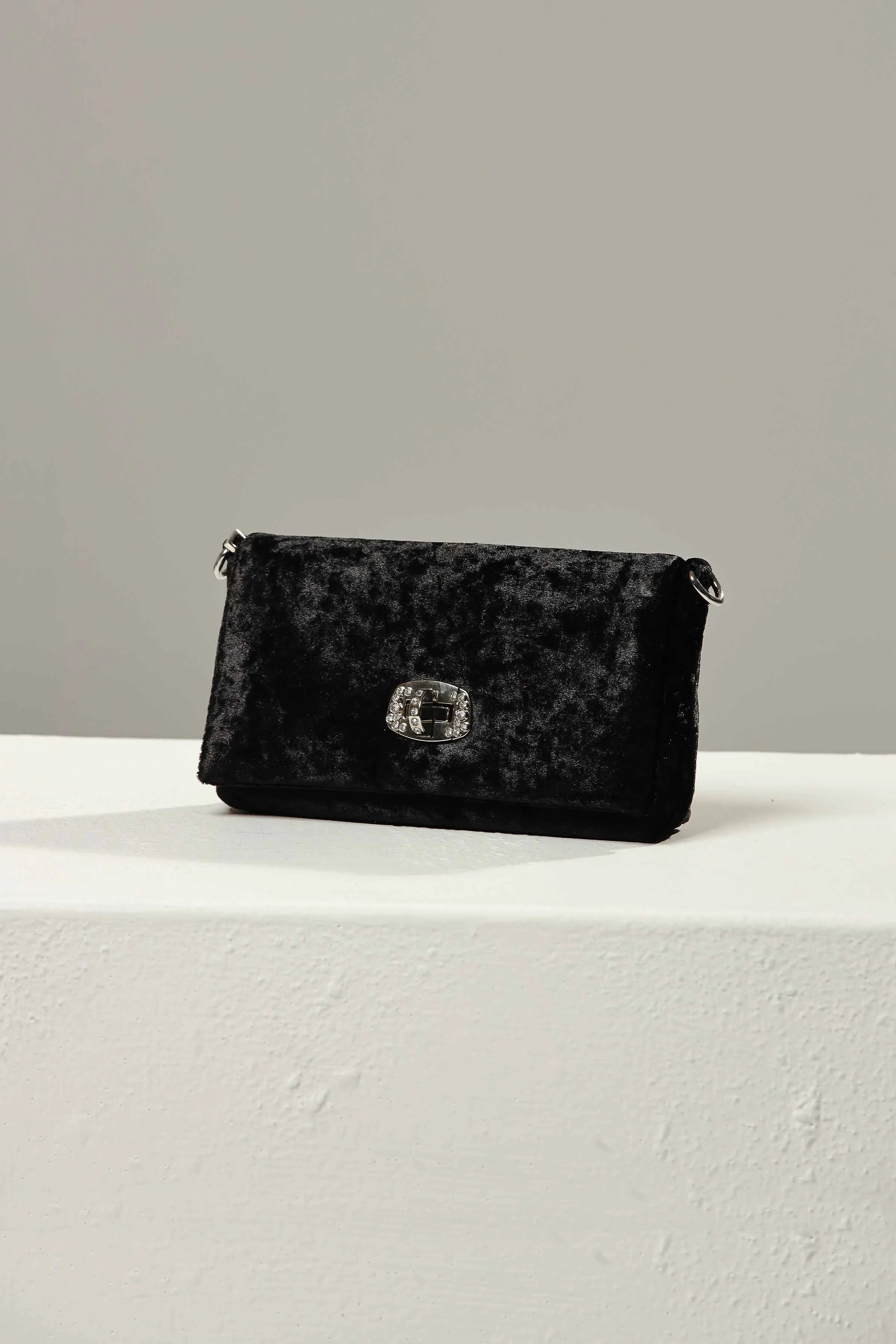 Black Clutch-438732103
