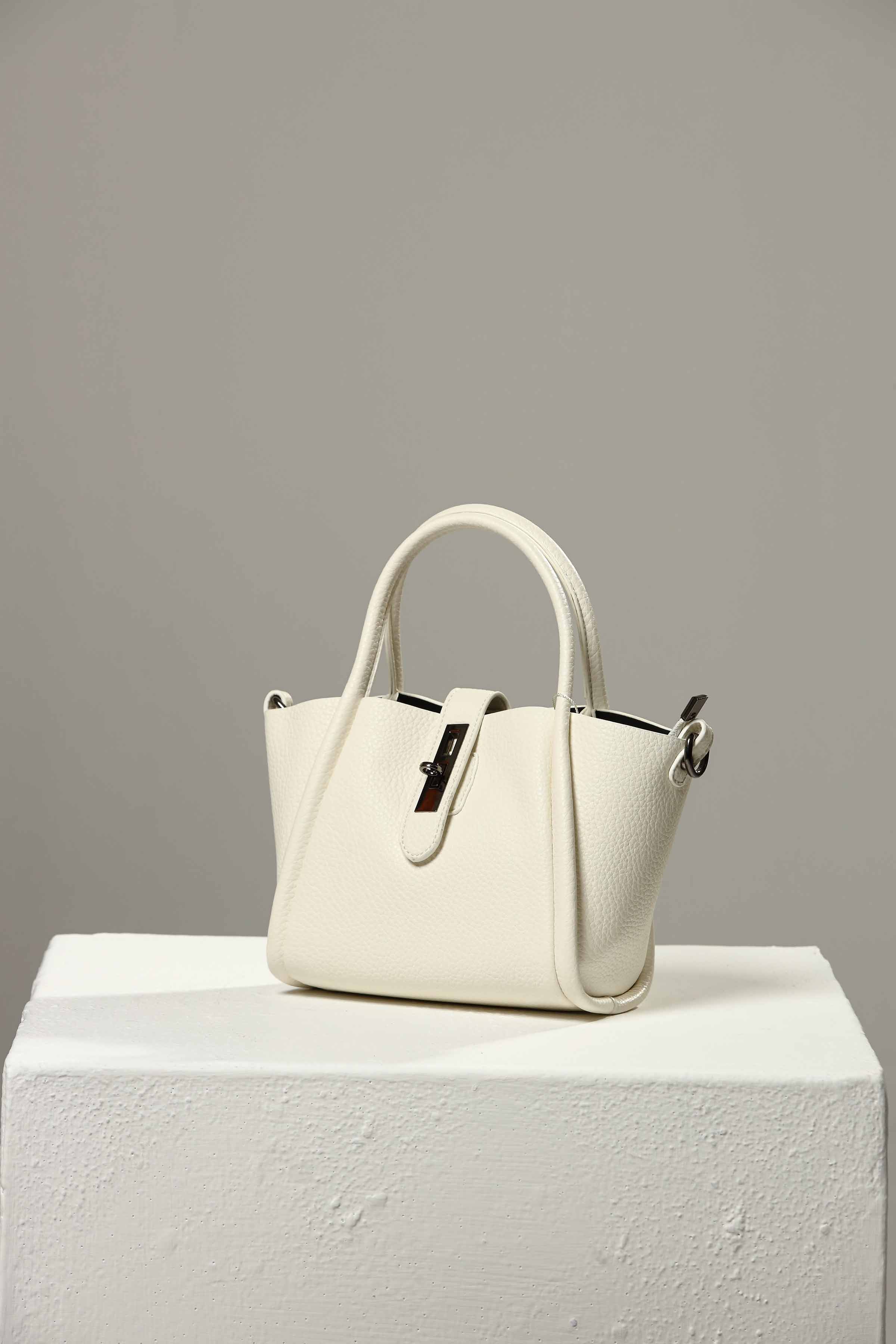 Off White Shoulder Bag-438482107