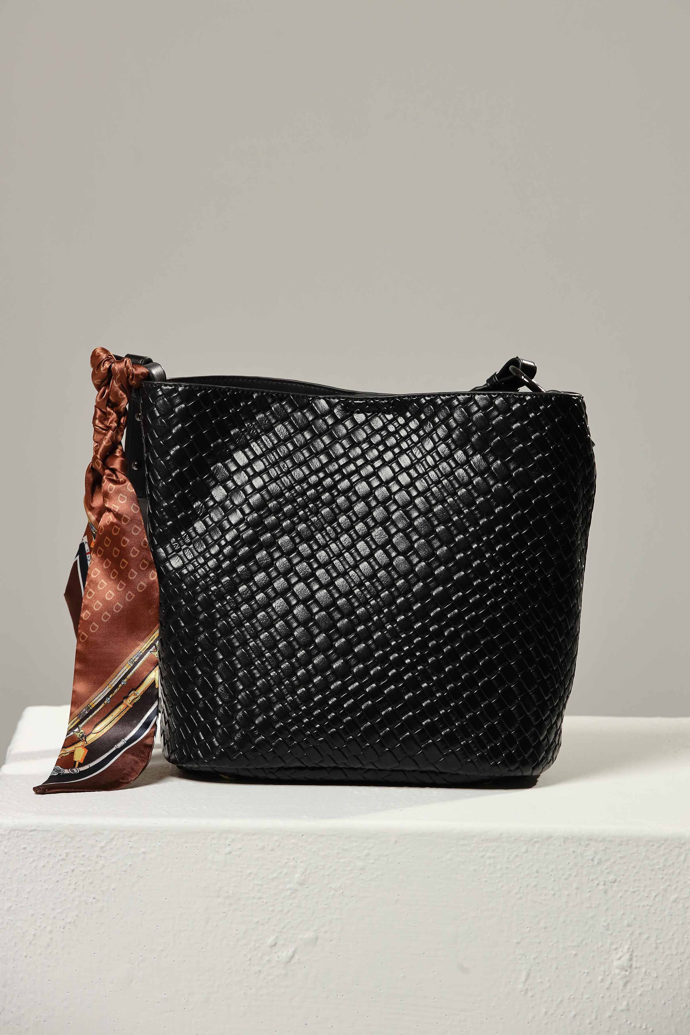 Black Shoulder Bag-438592103