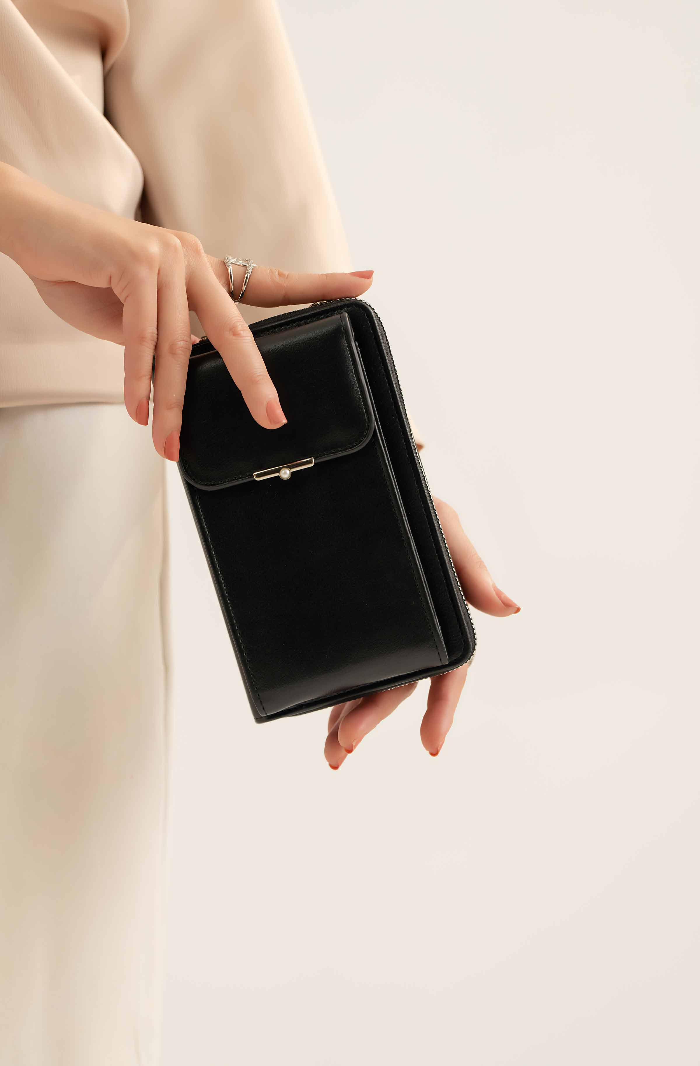 13413-Black-Phone-Bag-441352103-3.jpg Black Phone Bag-441352103