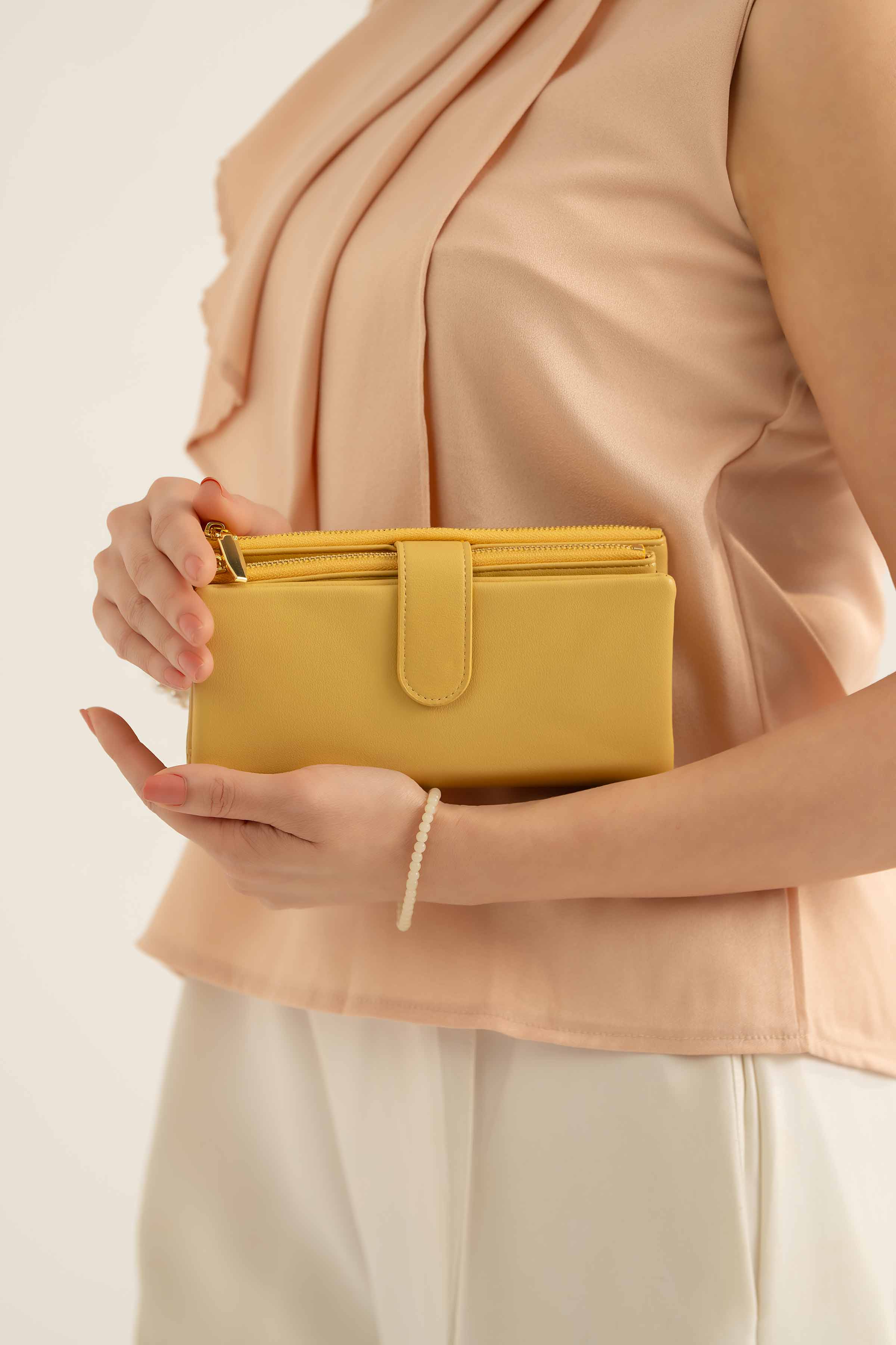 Yellow Wallet-441452102