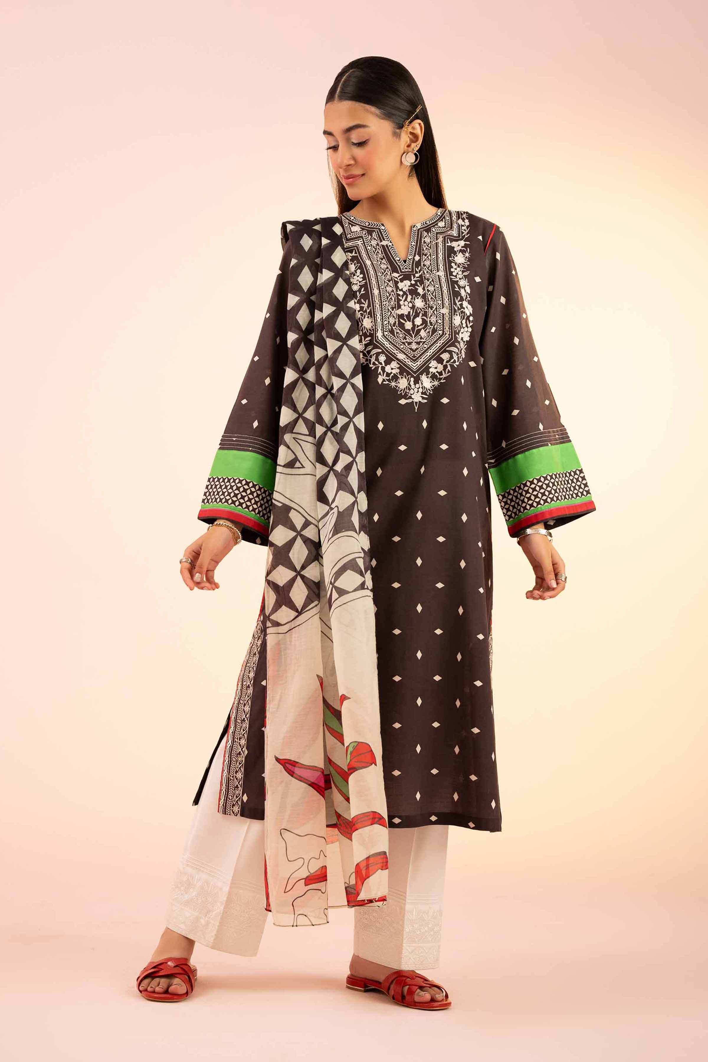 1846-2-Piece-Printed-Embroidered-Suit-PS25-75-1.jpg 2 Piece - Printed Embroidered Suit - PS25-75