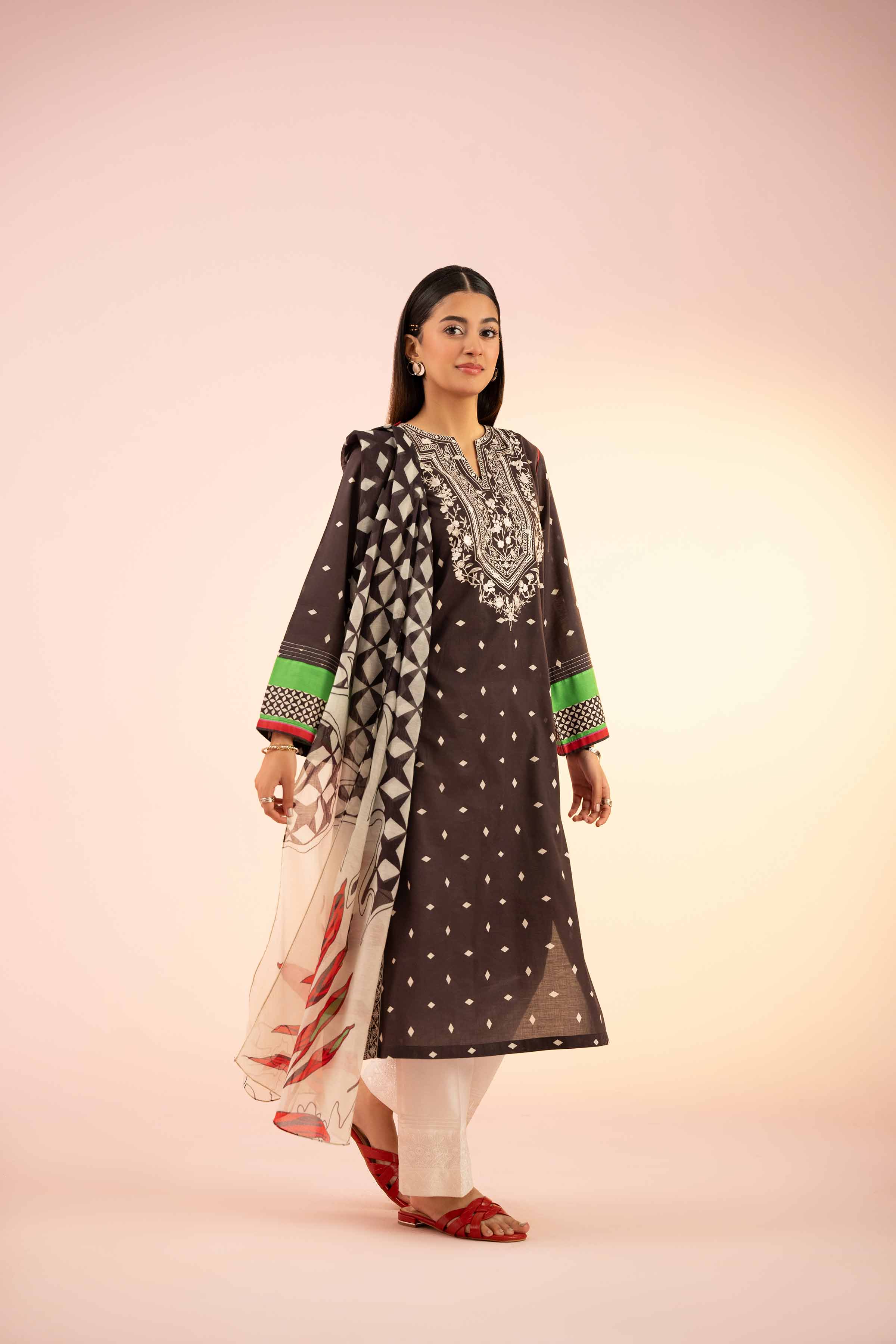 1846-2-Piece-Printed-Embroidered-Suit-PS25-75-4.jpg 2 Piece - Printed Embroidered Suit - PS25-75