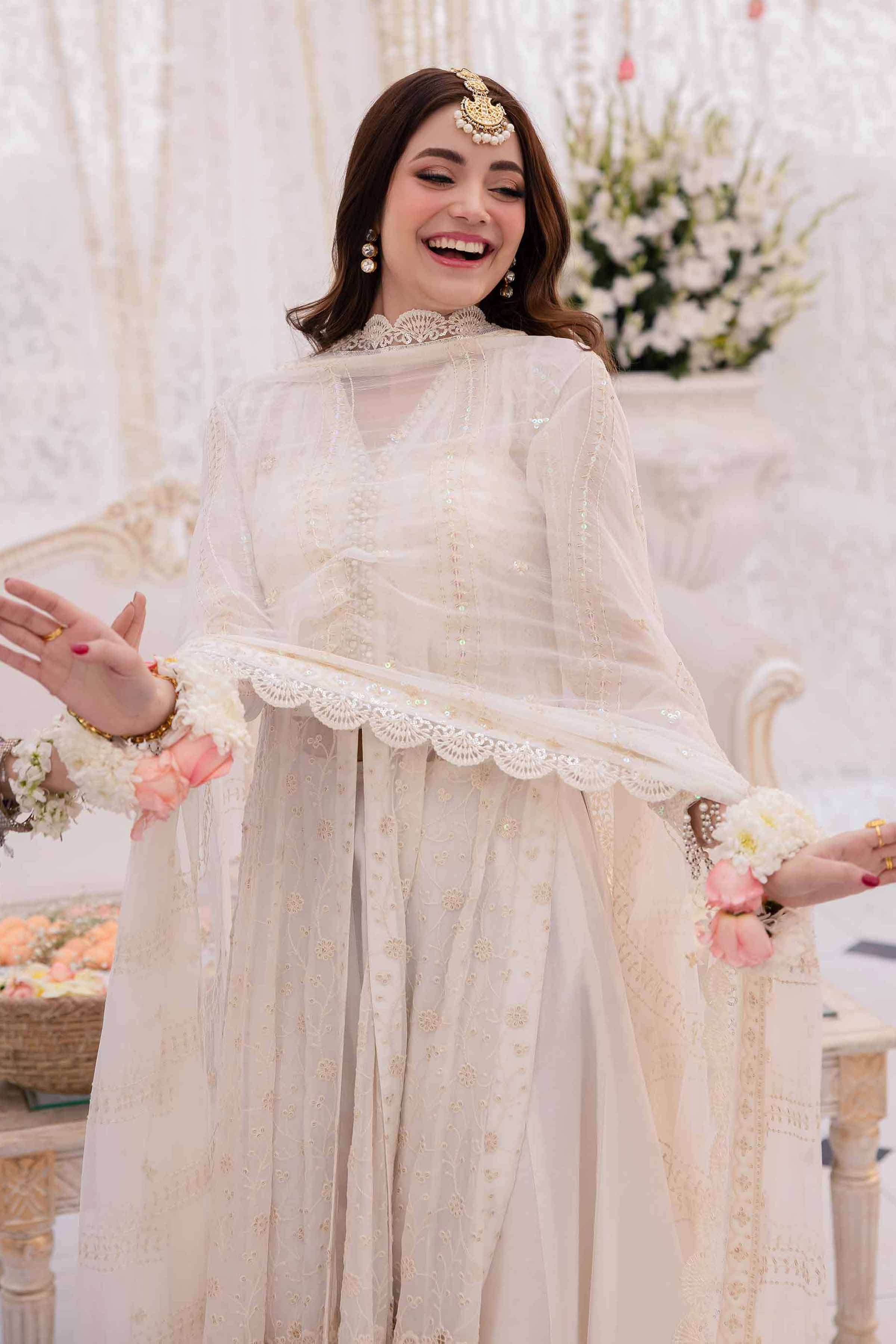 3196-3-Piece-Dyed-Embroidered-Suit-42501507-2.jpg 3 Piece - Dyed Embroidered Suit - 42501507
