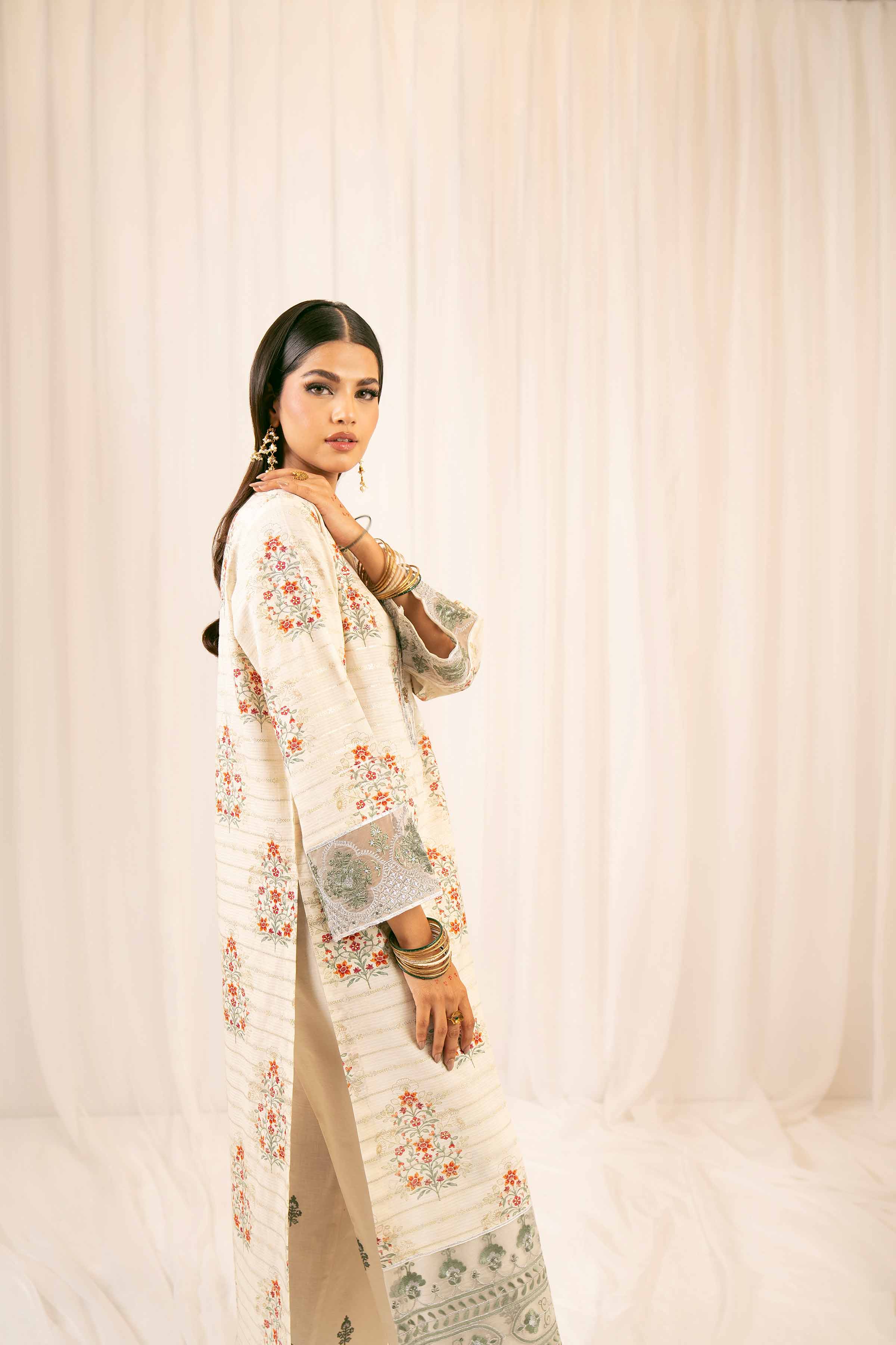 3553-2-Piece-Printed-Embroidered-Suit-PFE25-24-4.jpg 2 Piece - Printed Embroidered Suit - PFE25-24