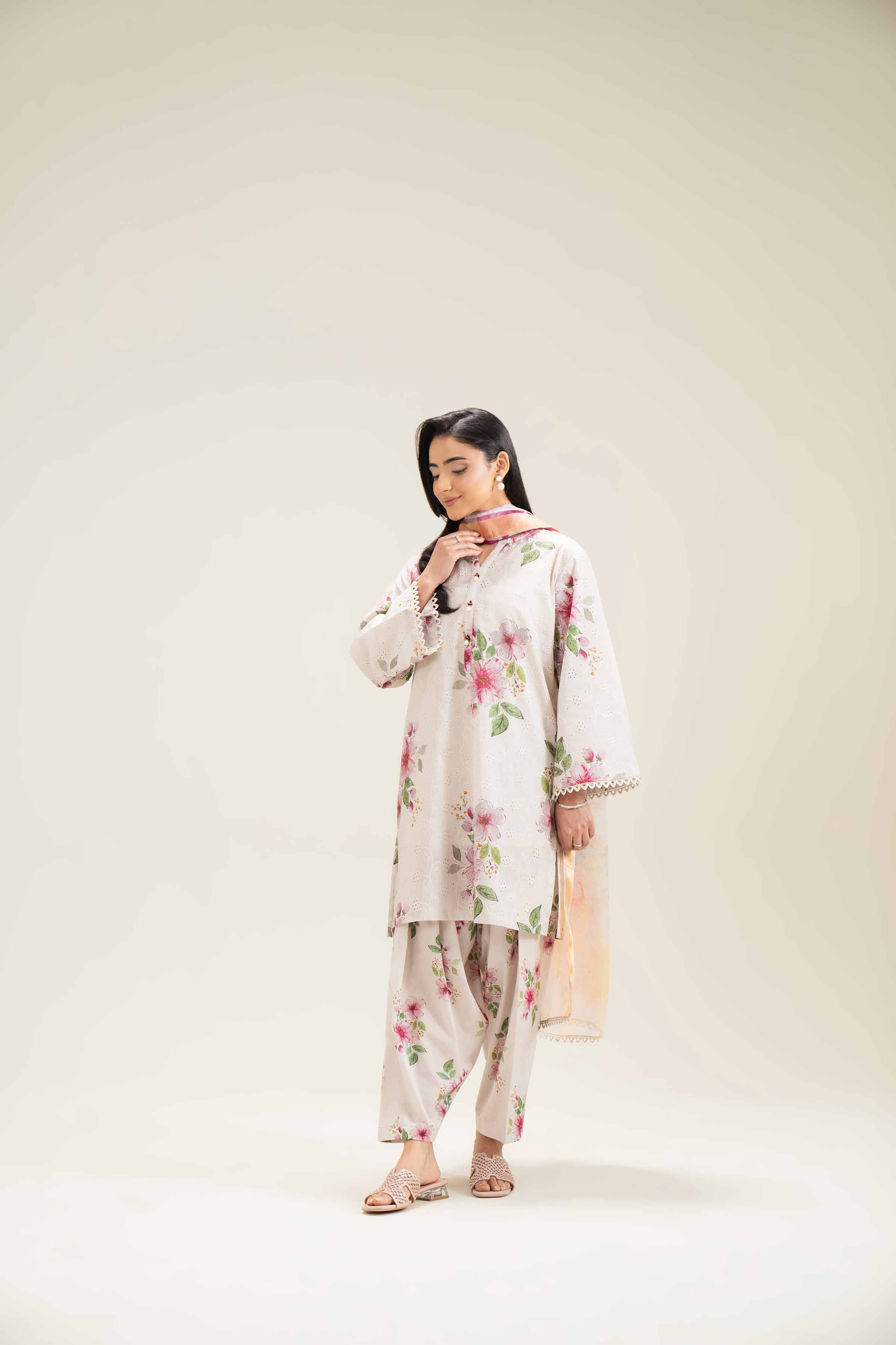 4107-3-Piece-Printed-Suit-PE25-250-4.jpg 3 Piece - Printed Suit - PE25-250