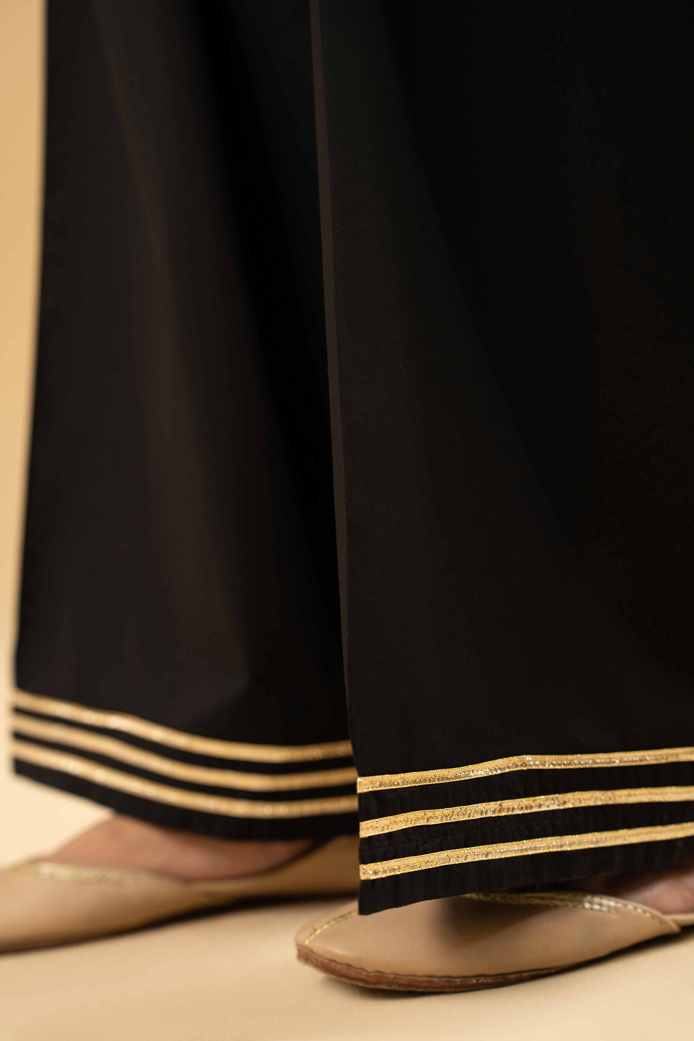 4557-Embroidered-Shalwar-PE25-178-3.jpg Embroidered Shalwar - PE25-178