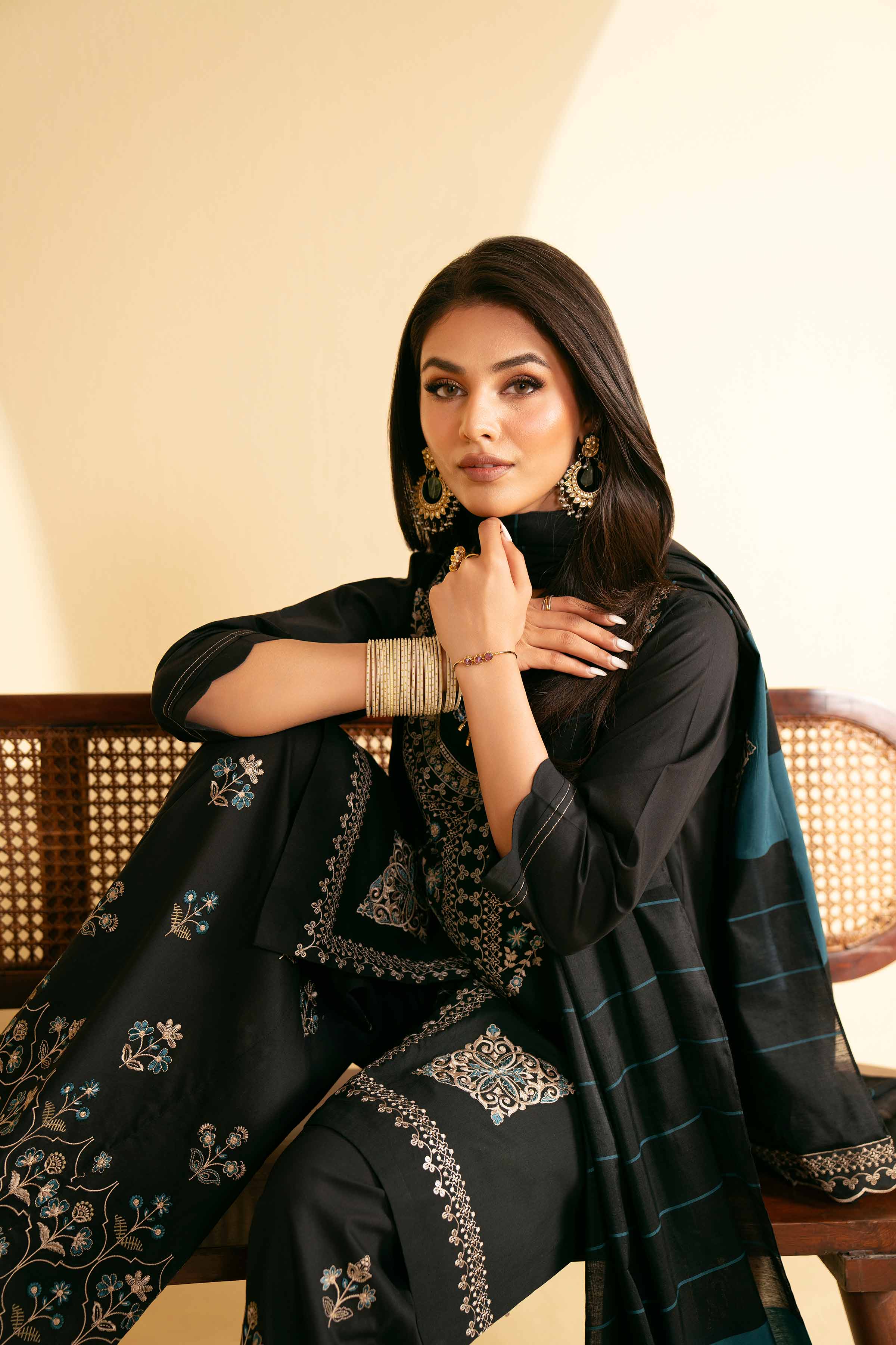 4780-3-Piece-Embroidered-Suit-KFE25-71-2.jpg 3 Piece - Embroidered Suit - KFE25-71