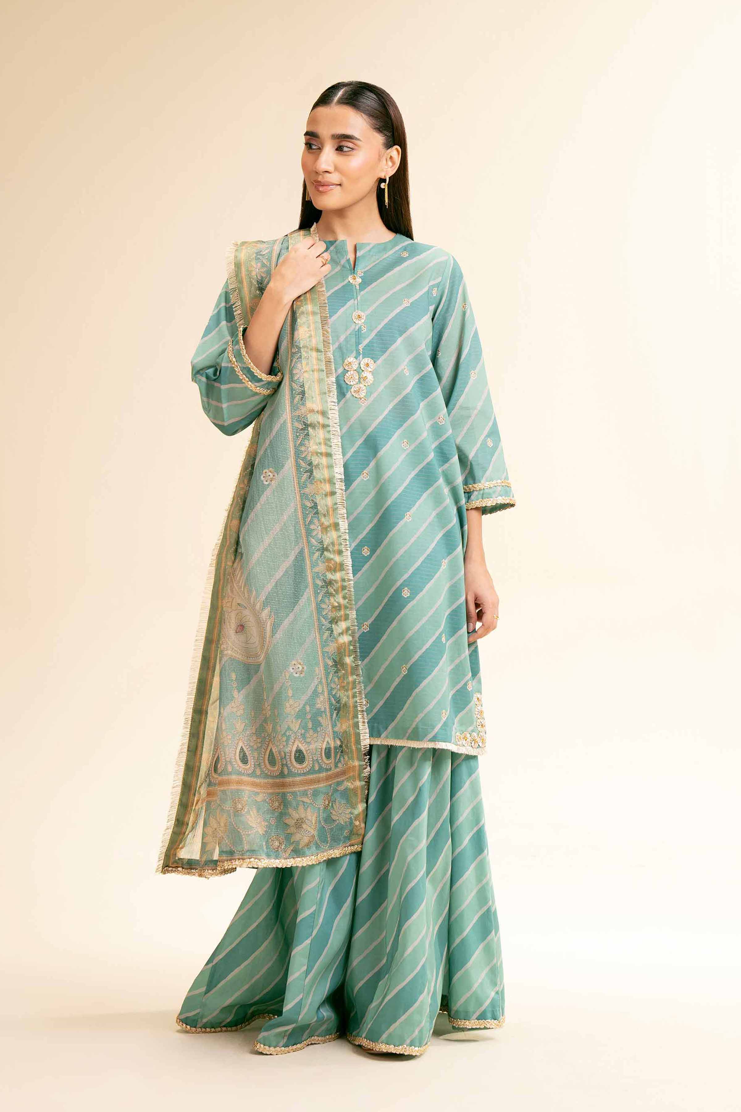 3 Piece - Printed With Gotta Laces Suit - 42501451