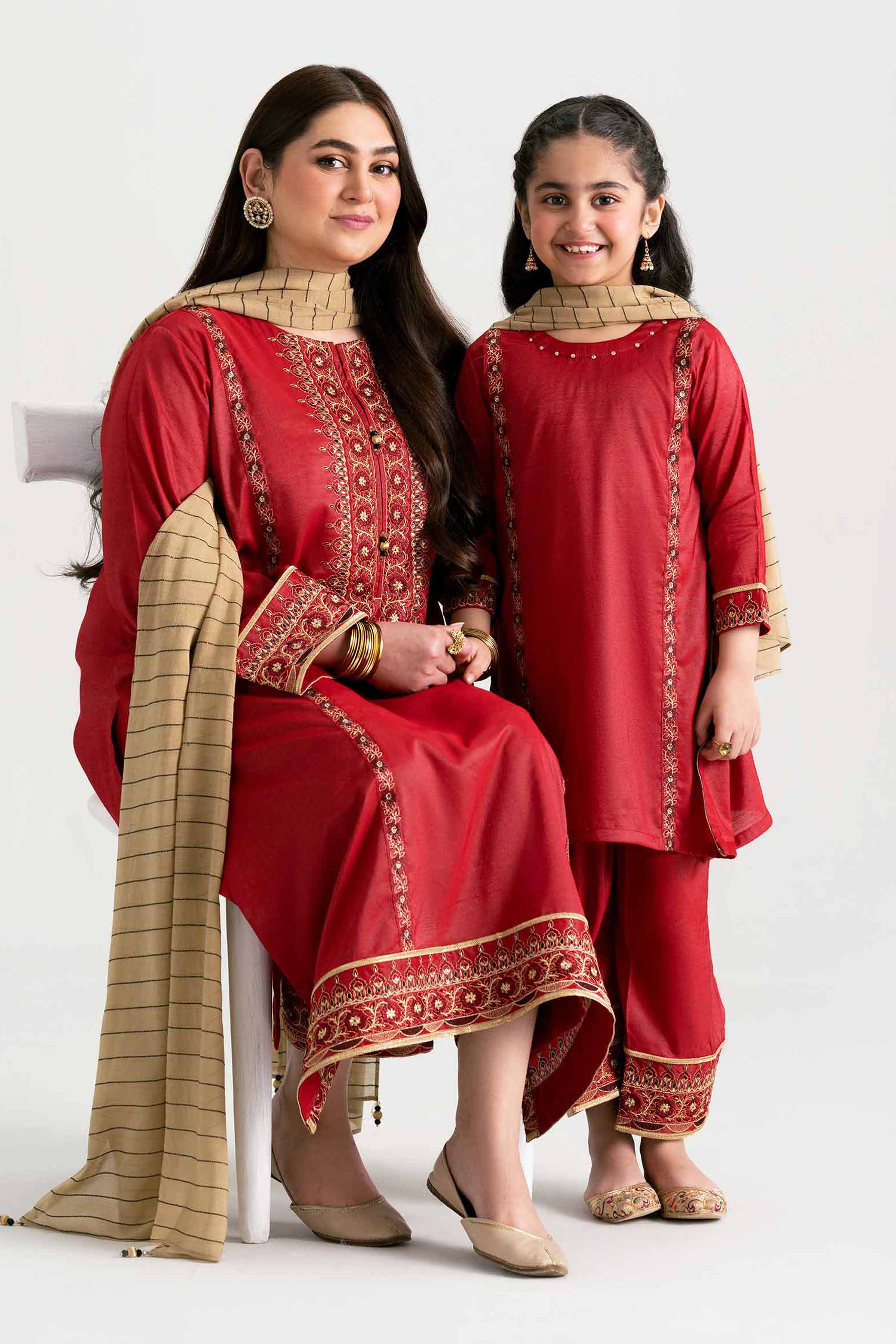 7554-3-Piece-Embroidered-Suit-PMD25-12-M-5.jpg 3 Piece - Embroidered Suit - PMD25-12 M