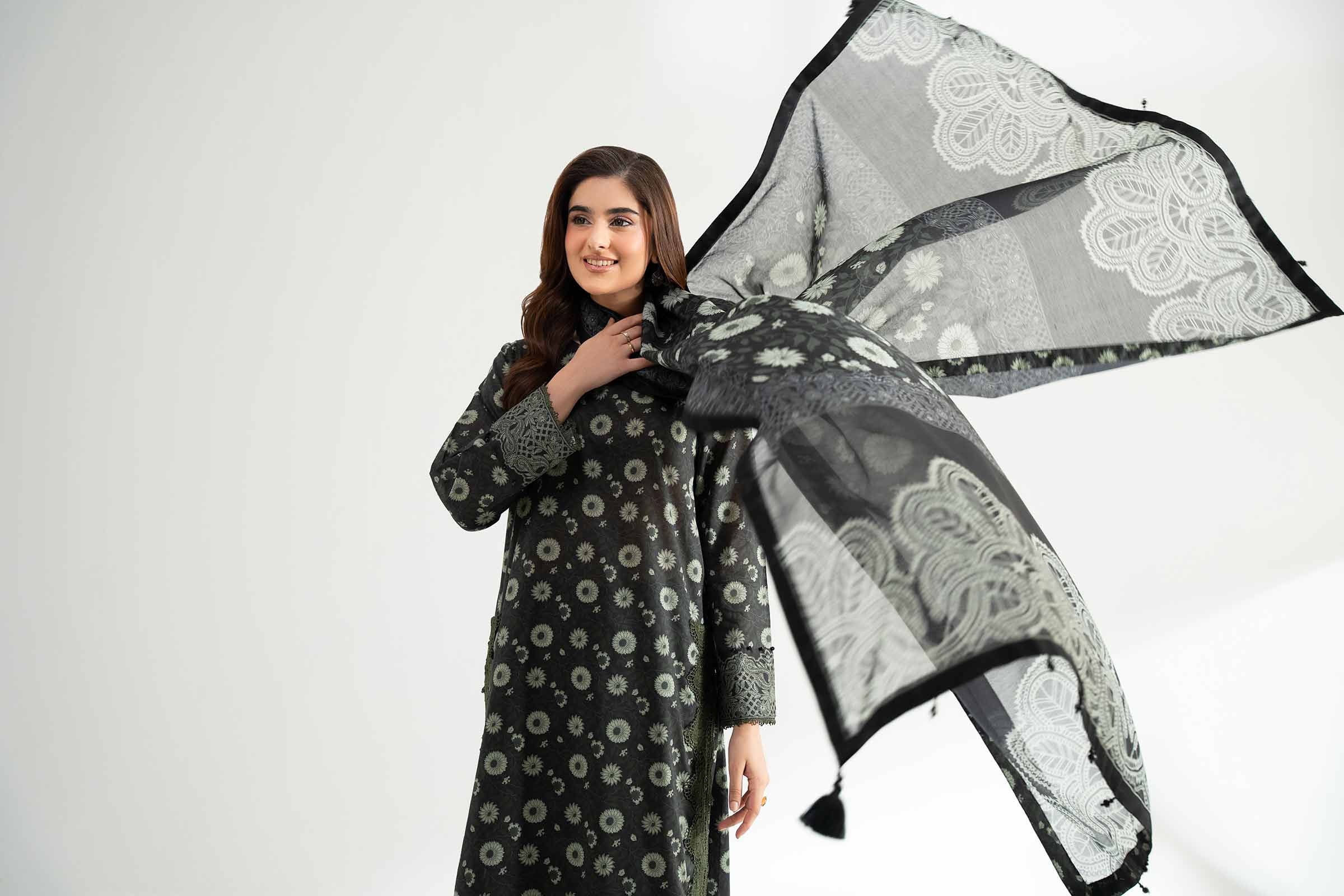 768-3-Piece-Digital-Printed-Embroidered-Suit-42501620-6.jpg 3 Piece - Digital Printed Embroidered Suit - 42501620