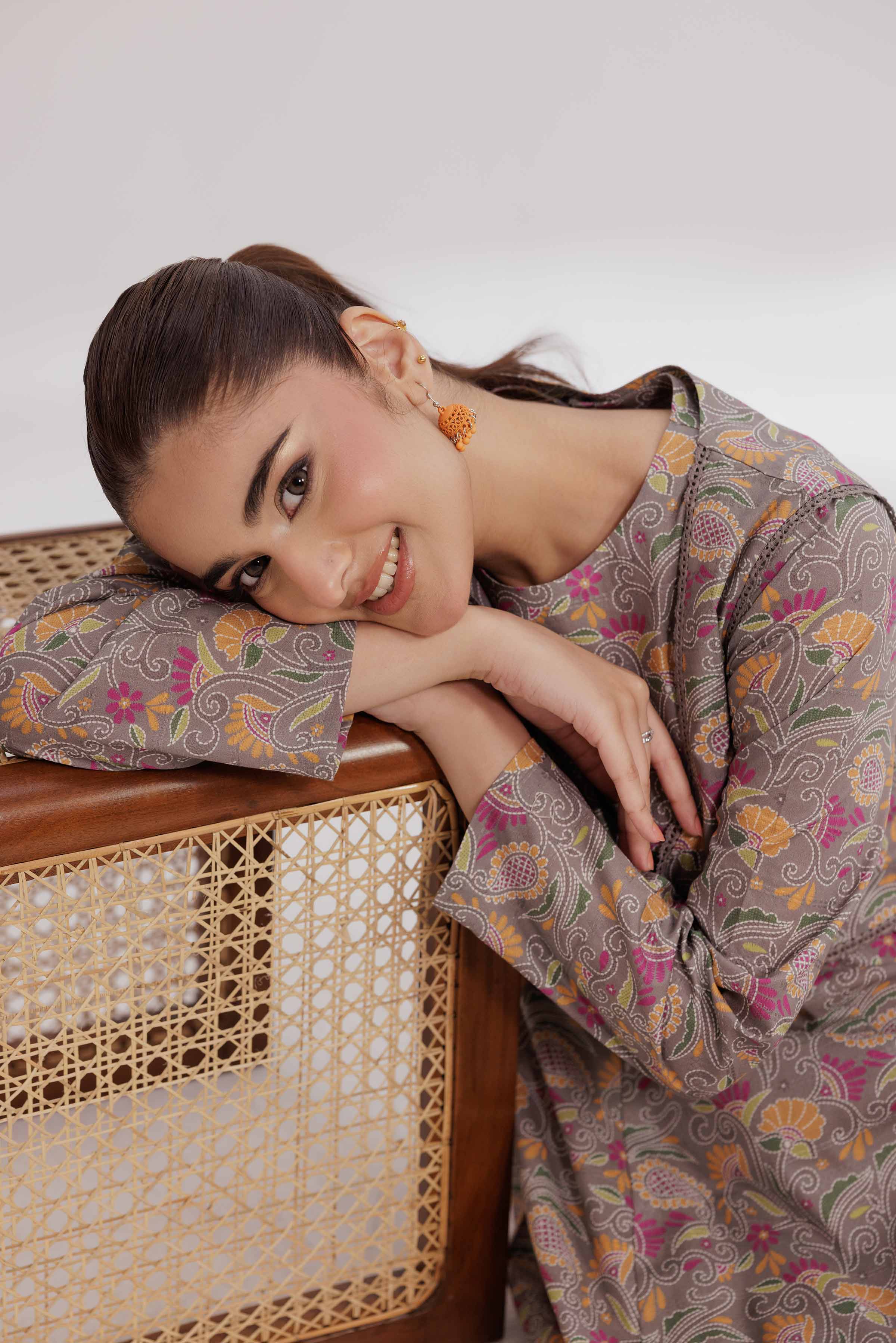 8359-2-Piece-Printed-Suit-42502063-4.jpg 2 Piece - Printed Suit - 42502063