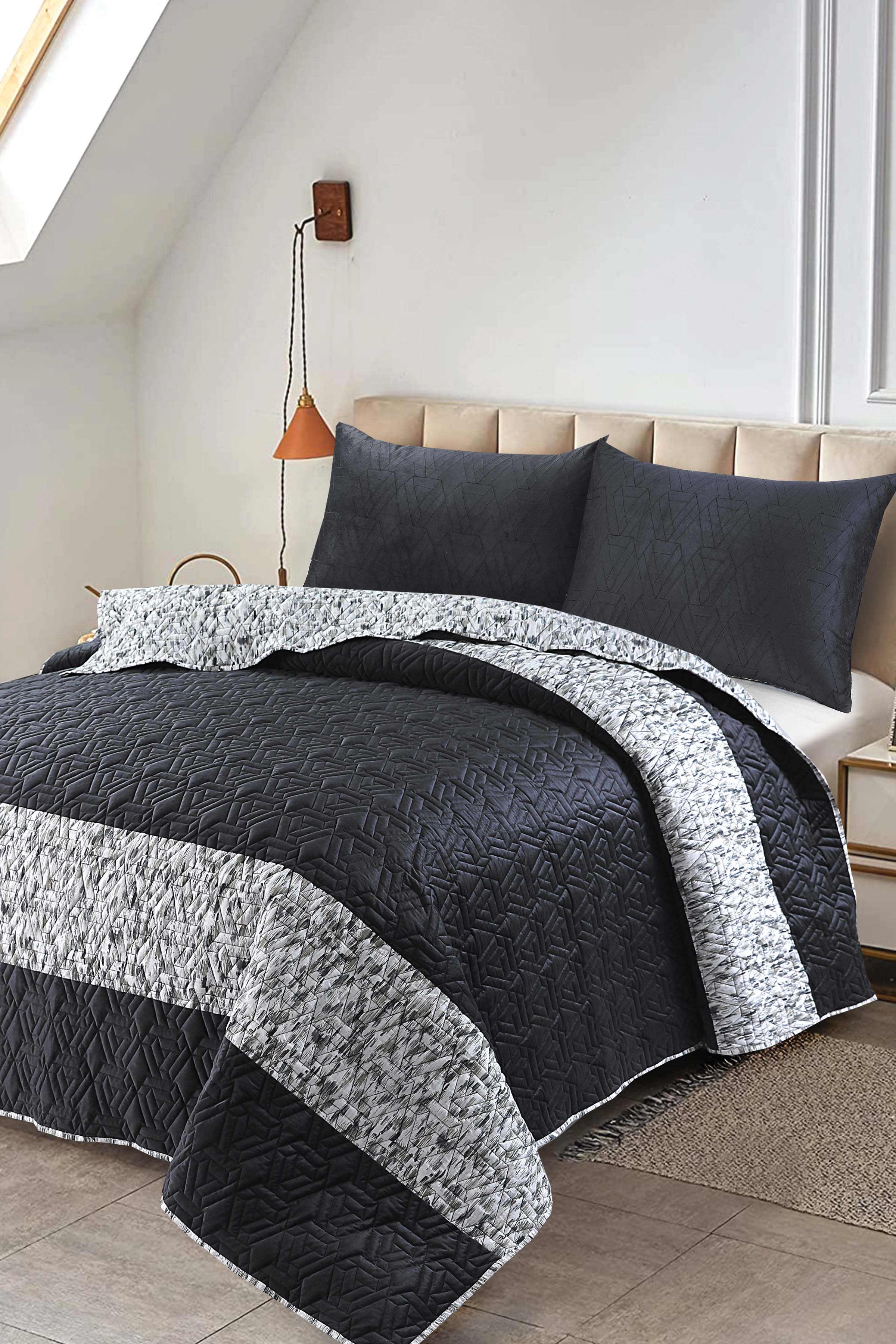 Abstract Art Bed Spread Set