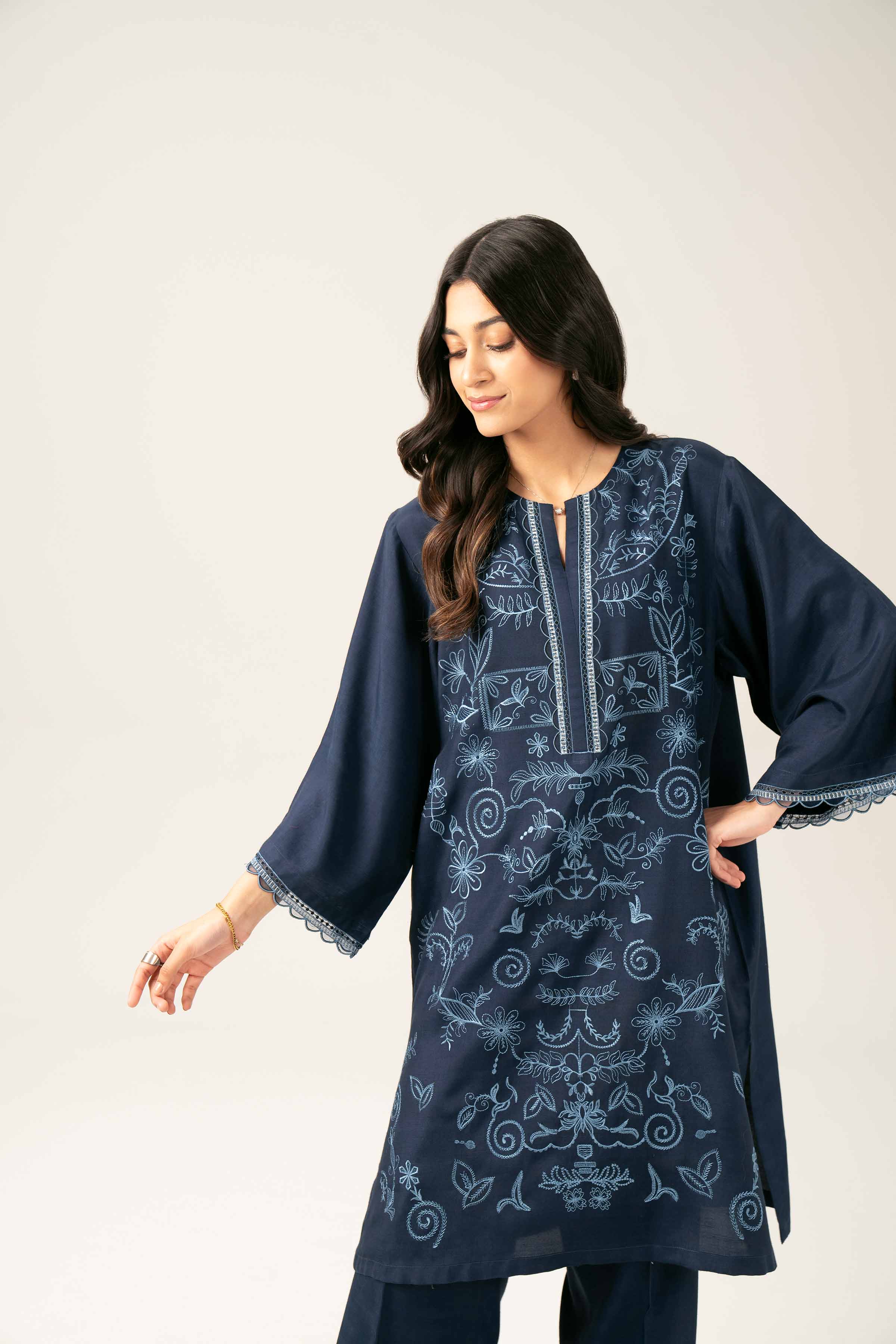 8546-2-Piece-Embroidered-Suit-FE25-39-8.jpg 2 Piece - Embroidered Suit - FE25-39