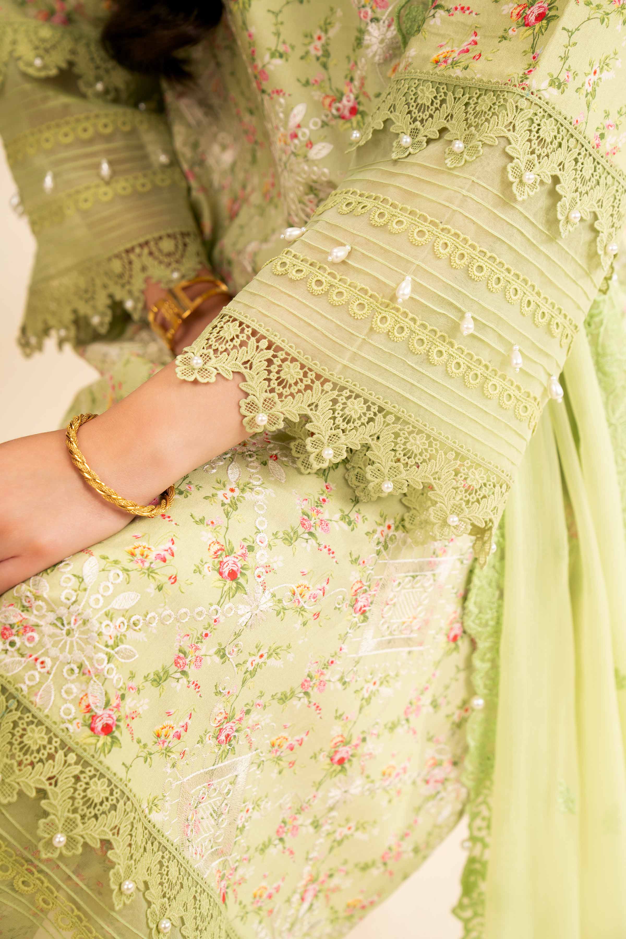 884-3-Piece-Printed-Embroidered-Suit-42501279-5.jpg 3 Piece - Printed Embroidered Suit - 42501279
