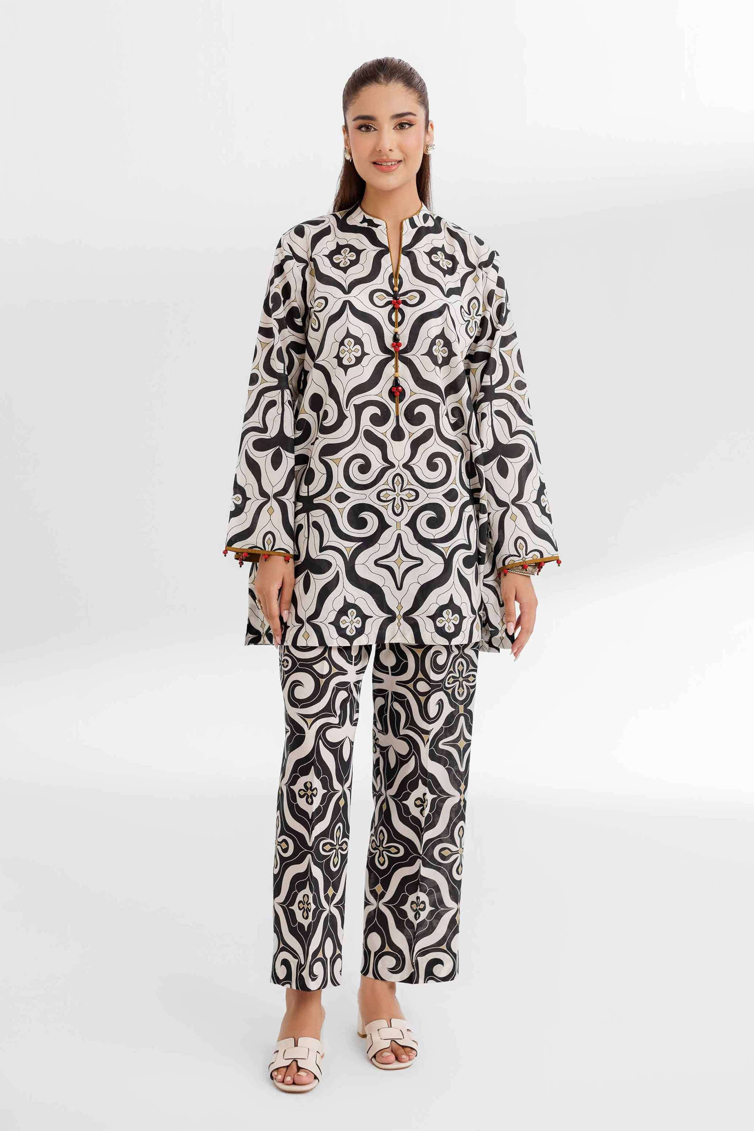 9136-2-Piece-Printed-Suit-42502169-1.jpg 2 Piece - Printed Suit - 42502169