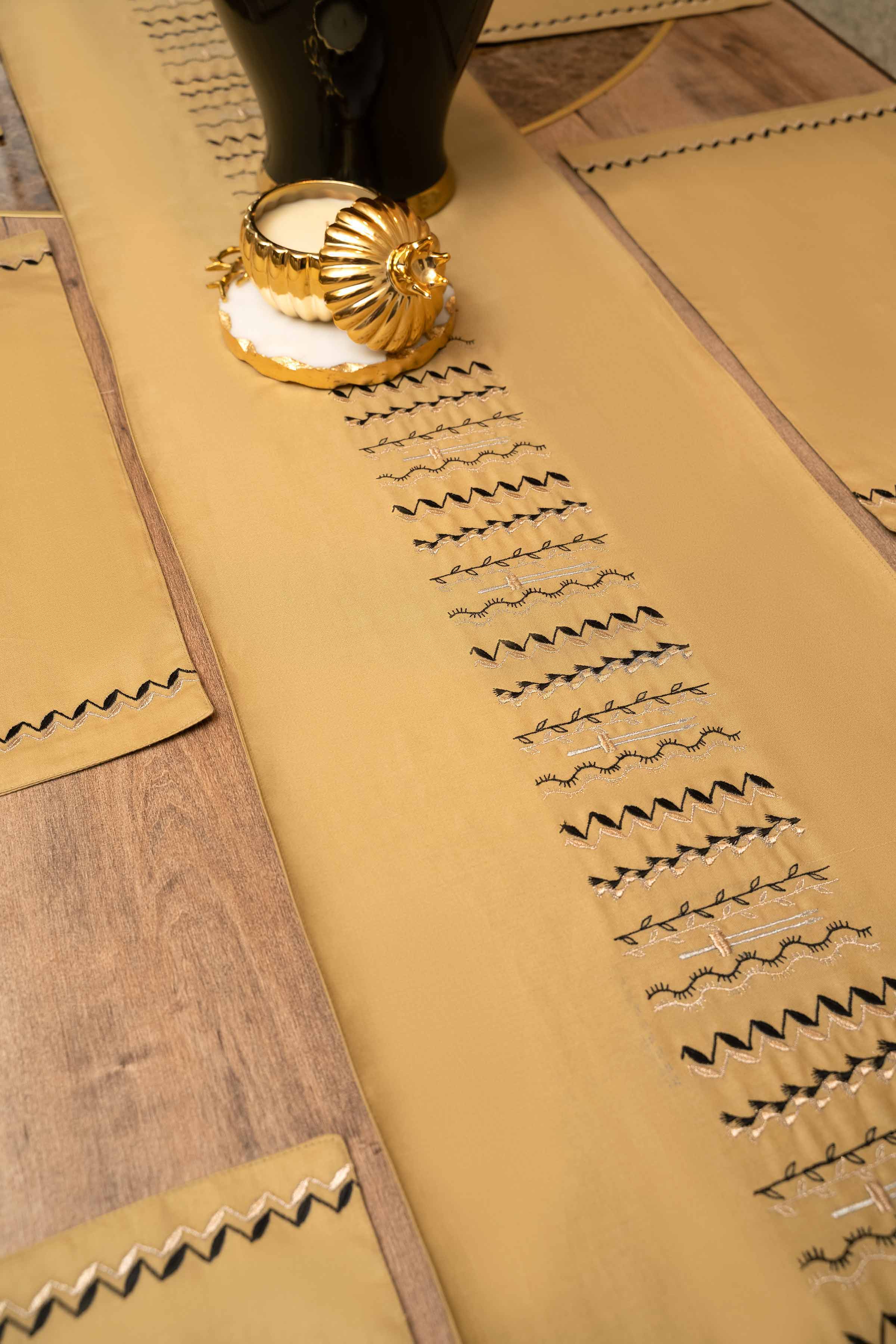 Table Runner Set TR23-05 - 7 Piece